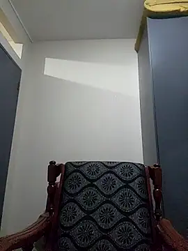 Snapshot of Mommy_Sienna chatting on November 2025 05:01:02 PM Mommy Sienna online show from November 2025 05:01:02 PM