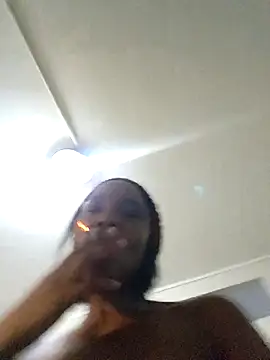 Snapshot of Mommy_Sienna chatting on November 2025 08:33:02 PM Mommy Sienna online show from November 2025 08:33:02 PM