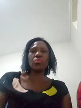 Snapshot of Mommy_Sienna chatting on December 2025 04:02:01 PM Mommy Sienna online show from December 2025 04:02:01 PM