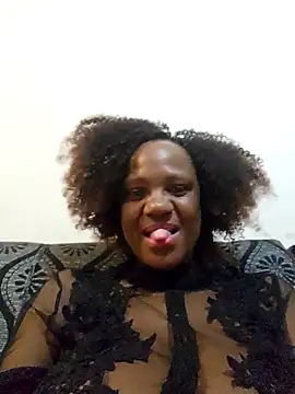 Snapshot of Mommy_Sienna chatting on December 2025 11:43:01 PM Mommy Sienna online show from December 2025 11:43:01 PM