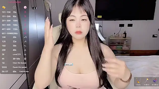 Chayka 21 online show from November 2025 01:43:01 PM