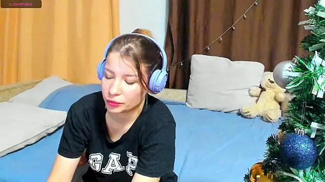 Eva purrr  online show from December 2025 01:33:02 AM