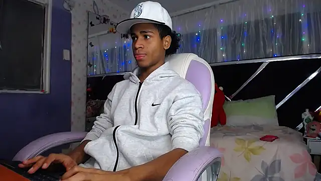 Santy bigcock 01 online show from May 2026 01:19:01 PM