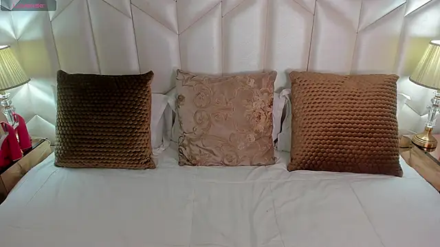 Snapshot of Bella__carther chatting on November 2025 02:27:01 PM Bella carther online show from November 2025 02:27:01 PM