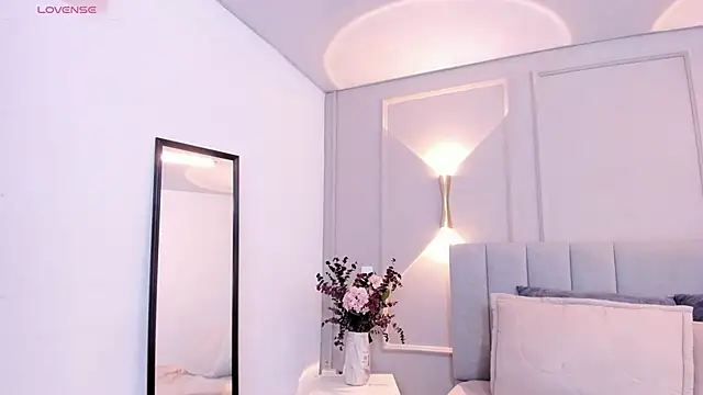 annie  20 online show from February 2026 12:09:01 PM