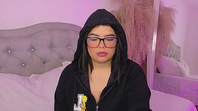 Snapshot of annie__20 chatting on May 2026 12:44:02 PM annie 20 online show from May 2026 12:44:02 PM
