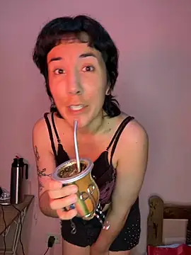 Snapshot of millielatina chatting on November 2025 09:03:02 PM millielatina online show from November 2025 09:03:02 PM