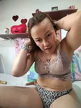 salomehill1 online show from April 2026 07:33:02 PM