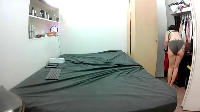 Snapshot of Empress_Lilith chatting on May 2026 04:26:04 PM Empress Lilith online show from May 2026 04:26:04 PM