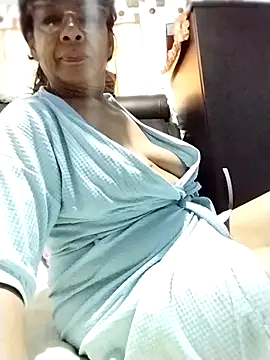 Snapshot of Marylinmiller chatting on November 2025 02:50:02 PM Marylinmiller online show from November 2025 02:50:02 PM