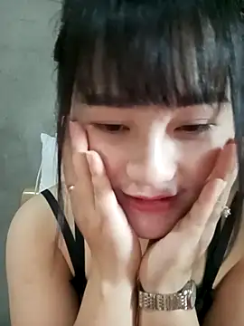 Snapshot of Anngela_18 chatting on November 2025 01:37:01 AM Anngela 18 online show from November 2025 01:37:01 AM