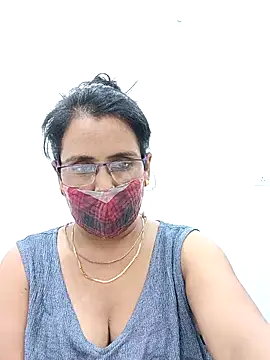 sanjana077 online show from March 2026 07:58:02 PM