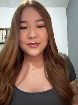 Snapshot of SarahcammOf chatting on November 2025 11:35:01 PM SarahcammOf online show from November 2025 11:35:01 PM