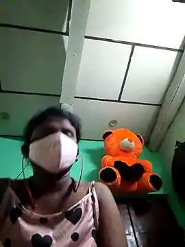 Snapshot of Couple1114 chatting on November 2025 08:13:01 AM Couple1114 online show from November 2025 08:13:01 AM