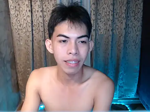 Urhotsilverboy online show from November 2025 04:03:02 AM