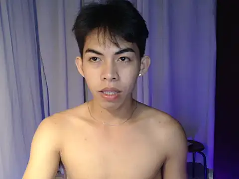 Urhotsilverboy online show from March 2026 05:06:02 PM