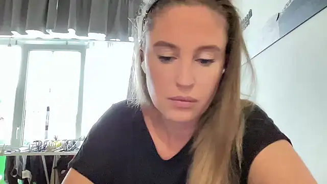 Snapshot of Ameli8 chatting on November 2025 12:49:02 PM Ameli8 online show from November 2025 12:49:02 PM