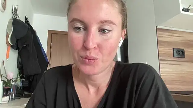 Ameli8 online show from November 2025 11:12:02 AM