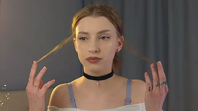 Snapshot of cuteloony chatting on November 2025 04:01:01 AM cuteloony online show from November 2025 04:01:01 AM