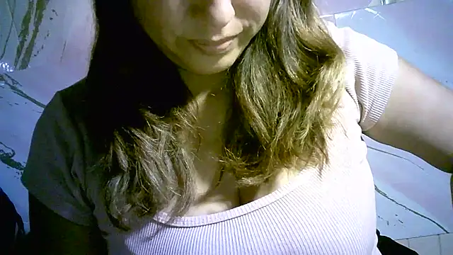 Snapshot of Zulreyna chatting on May 2026 03:12:02 AM Zulreyna online show from May 2026 03:12:02 AM