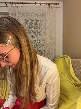 EveLunny online show from January 2026 12:47:01 AM