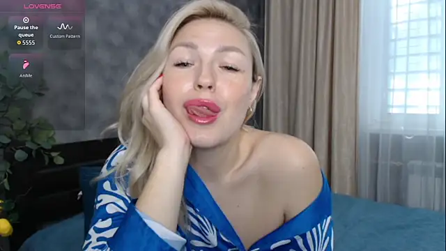 Snapshot of HelenOneLove chatting on May 2026 01:16:02 PM HelenOneLove online show from May 2026 01:16:02 PM