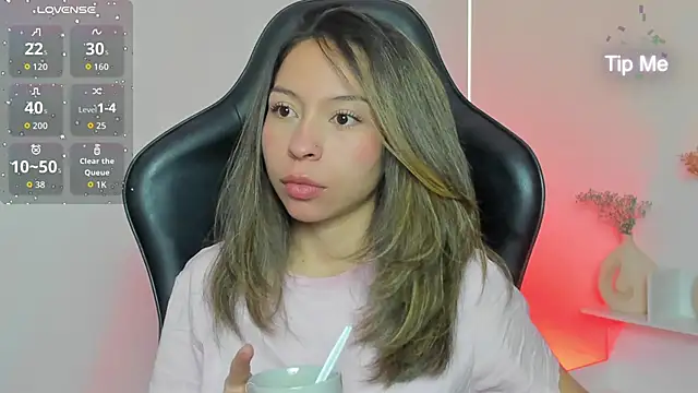 LuluuBerry online show from November 2025 10:59:01 AM