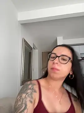 Snapshot of Vicky_ro chatting on November 2025 12:44:02 PM Vicky ro online show from November 2025 12:44:02 PM