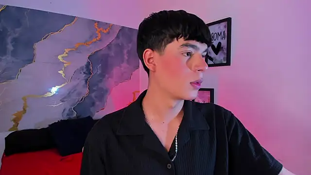 Isaac Kurtt online show from December 2025 07:56:02 PM