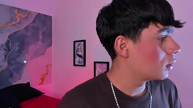 Isaac Kurtt online show from December 2025 07:29:02 PM