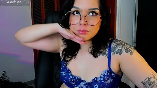 Snapshot of Dubraska_Rubio chatting on April 2026 04:43:02 AM Dubraska Rubio online show from April 2026 04:43:02 AM