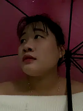 Lucia-a online show from November 2025 09:58:01 AM