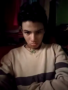 Snapshot of Luiguitw18 chatting on November 2025 05:45:02 PM Luiguitw18 online show from November 2025 05:45:02 PM