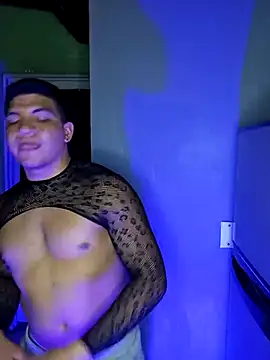 Snapshot of UrielRay13 chatting on November 2025 03:40:02 AM UrielRay13 online show from November 2025 03:40:02 AM