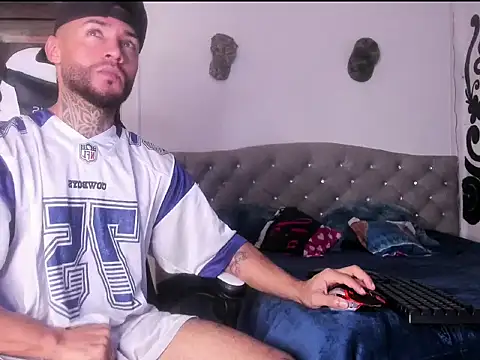 couple-hothot online show from December 2025 08:05:01 PM