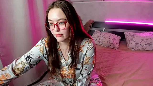 Snapshot of Mersedes_Rosso chatting on November 2025 09:14:02 AM Mersedes Rosso online show from November 2025 09:14:02 AM