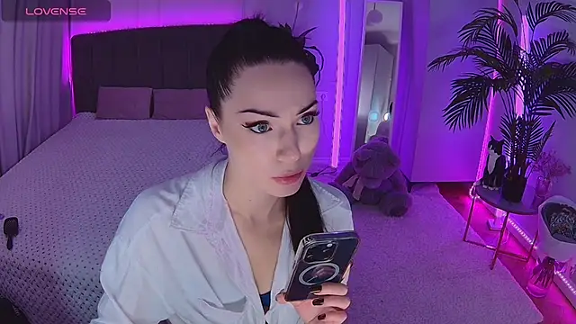 Alisa Rai online show from November 2025 08:24:01 AM