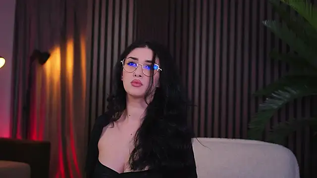 Snapshot of DaliaVeyron chatting on November 2025 11:32:01 AM DaliaVeyron online show from November 2025 11:32:01 AM