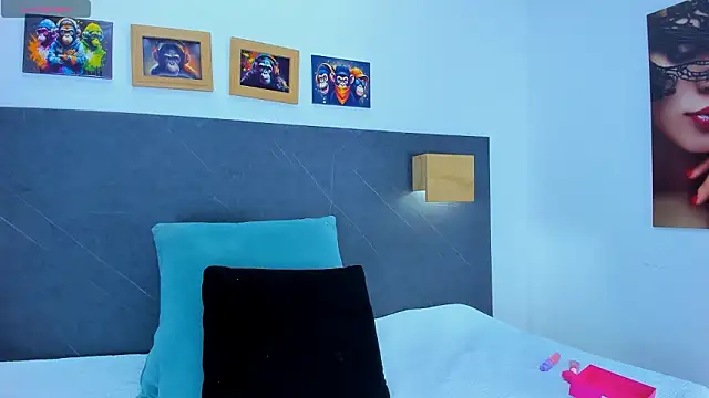 Andhrea Vale online show from March 2026 12:27:02 PM