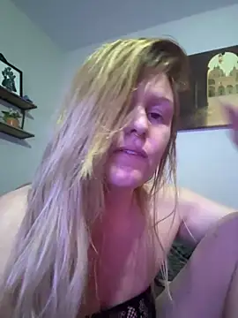 Snapshot of luckyfungurl chatting on February 2026 10:26:02 AM luckyfungurl online show from February 2026 10:26:02 AM