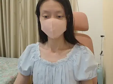 Lil-Cherries online show from February 2026 01:10:01 PM