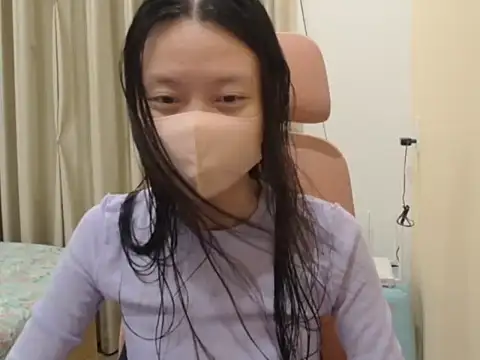 Lil-Cherries online show from March 2026 05:19:02 PM