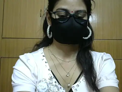 Fairy Pie online show from April 2026 09:15:01 PM