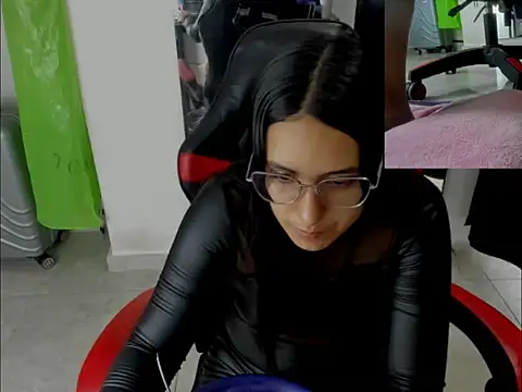 queen findom1 online show from December 2025 02:27:01 AM