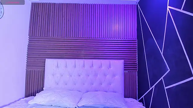 ZarinaWynne online show from April 2026 01:09:02 PM