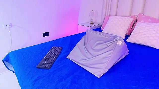 alanarose18 online show from February 2026 07:22:01 PM