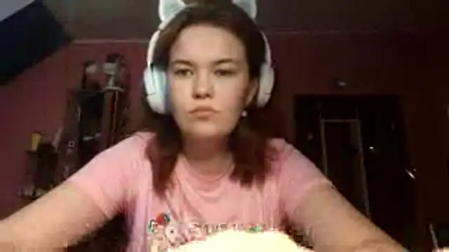 Snapshot of ScrammedUaruna chatting on November 2025 02:06:02 PM ScrammedUaruna online show from November 2025 02:06:02 PM