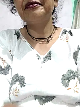 Snapshot of Piya_Bakshi chatting on May 2026 05:56:01 PM Piya Bakshi online show from May 2026 05:56:01 PM