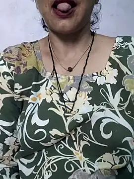 Snapshot of Piya_Bakshi chatting on May 2026 10:21:01 AM Piya Bakshi online show from May 2026 10:21:01 AM