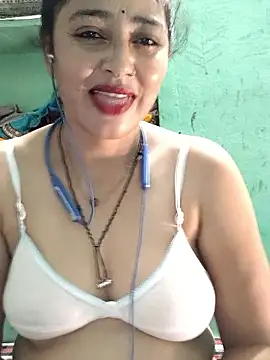 Snapshot of Piya_Bakshi chatting on June 2026 07:02:02 AM Piya Bakshi online show from June 2026 07:02:02 AM